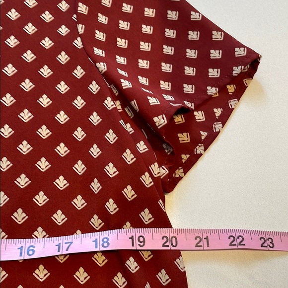 Pleione Women's Red Patterned Blouse, High/Low Hem, Darted Back Pleat, Size M - Picture 9 of 10